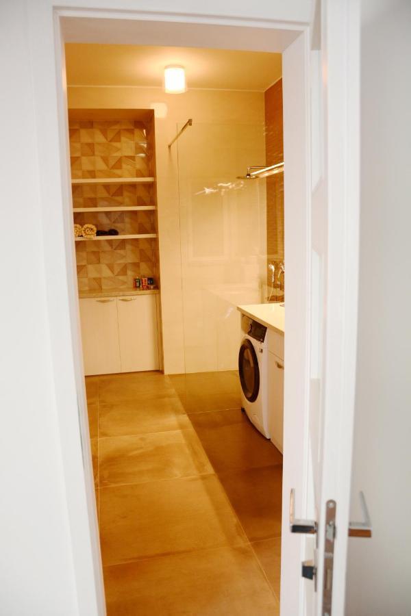 Premium Apartment Near Banska Bystrica Square With Two Big Bedrooms Ngoại thất bức ảnh