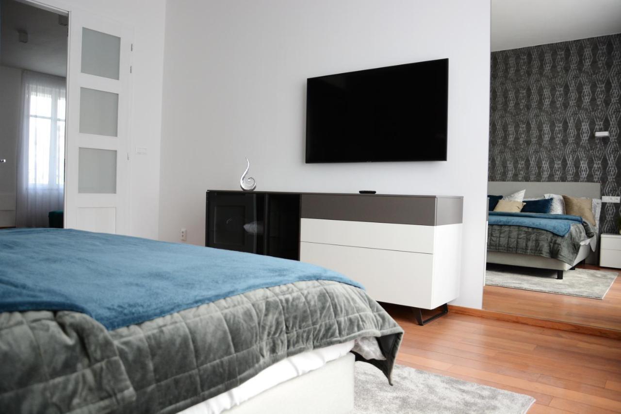 Premium Apartment Near Banska Bystrica Square With Two Big Bedrooms Ngoại thất bức ảnh