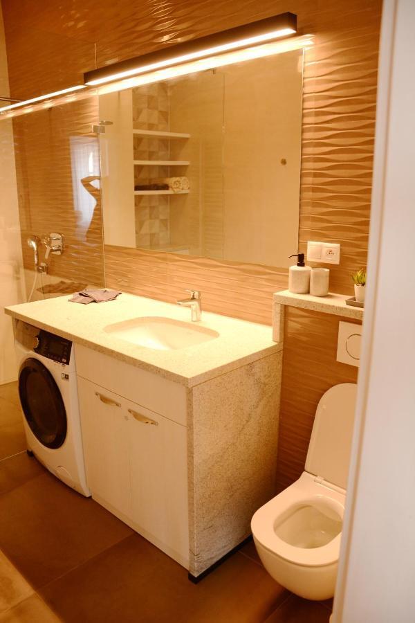 Premium Apartment Near Banska Bystrica Square With Two Big Bedrooms Ngoại thất bức ảnh