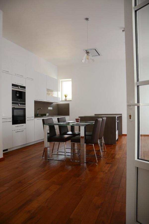 Premium Apartment Near Banska Bystrica Square With Two Big Bedrooms Ngoại thất bức ảnh
