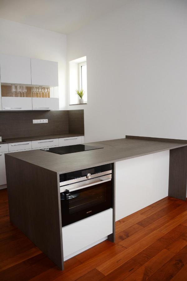 Premium Apartment Near Banska Bystrica Square With Two Big Bedrooms Ngoại thất bức ảnh